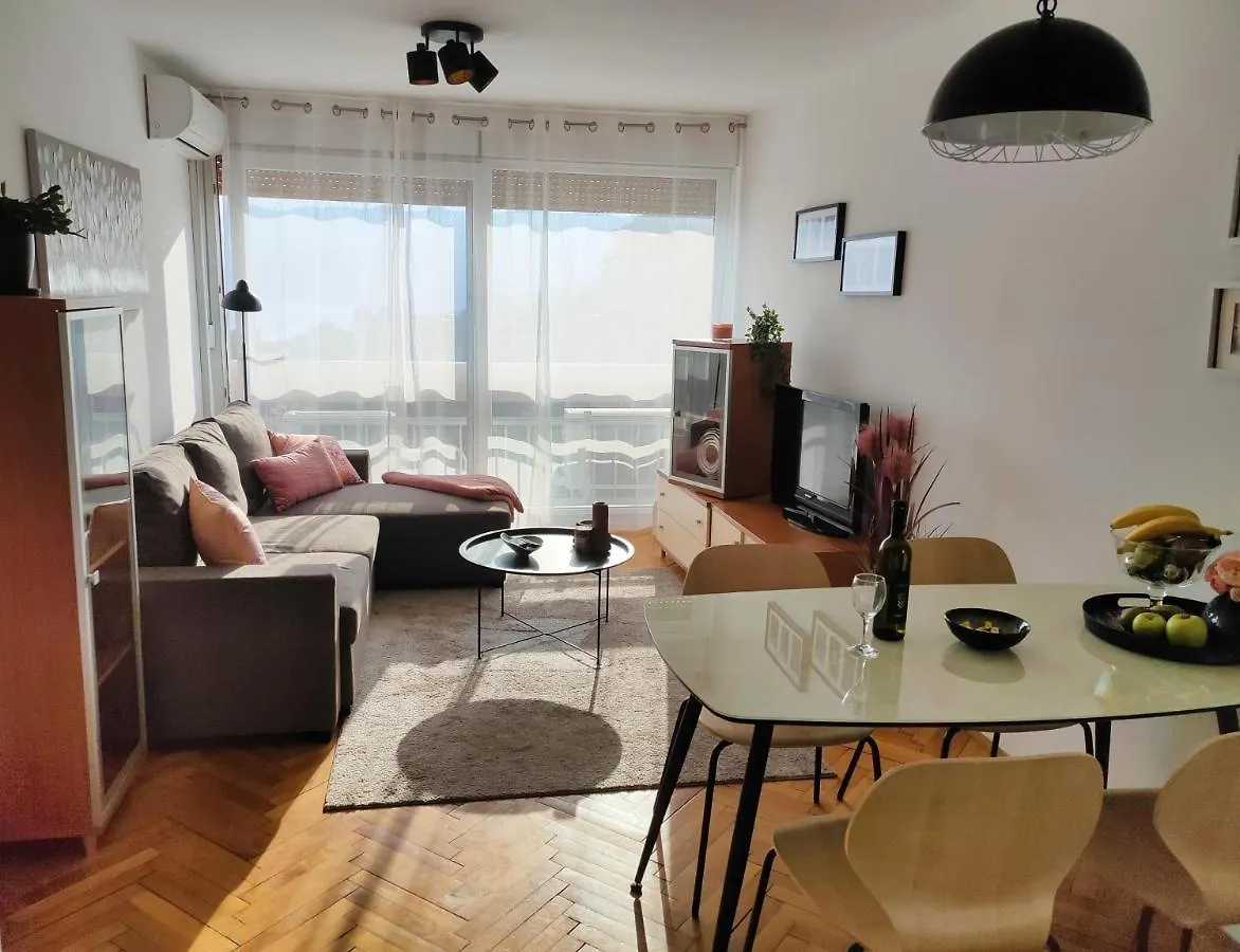 Adria Holliday Rijeka Apartment