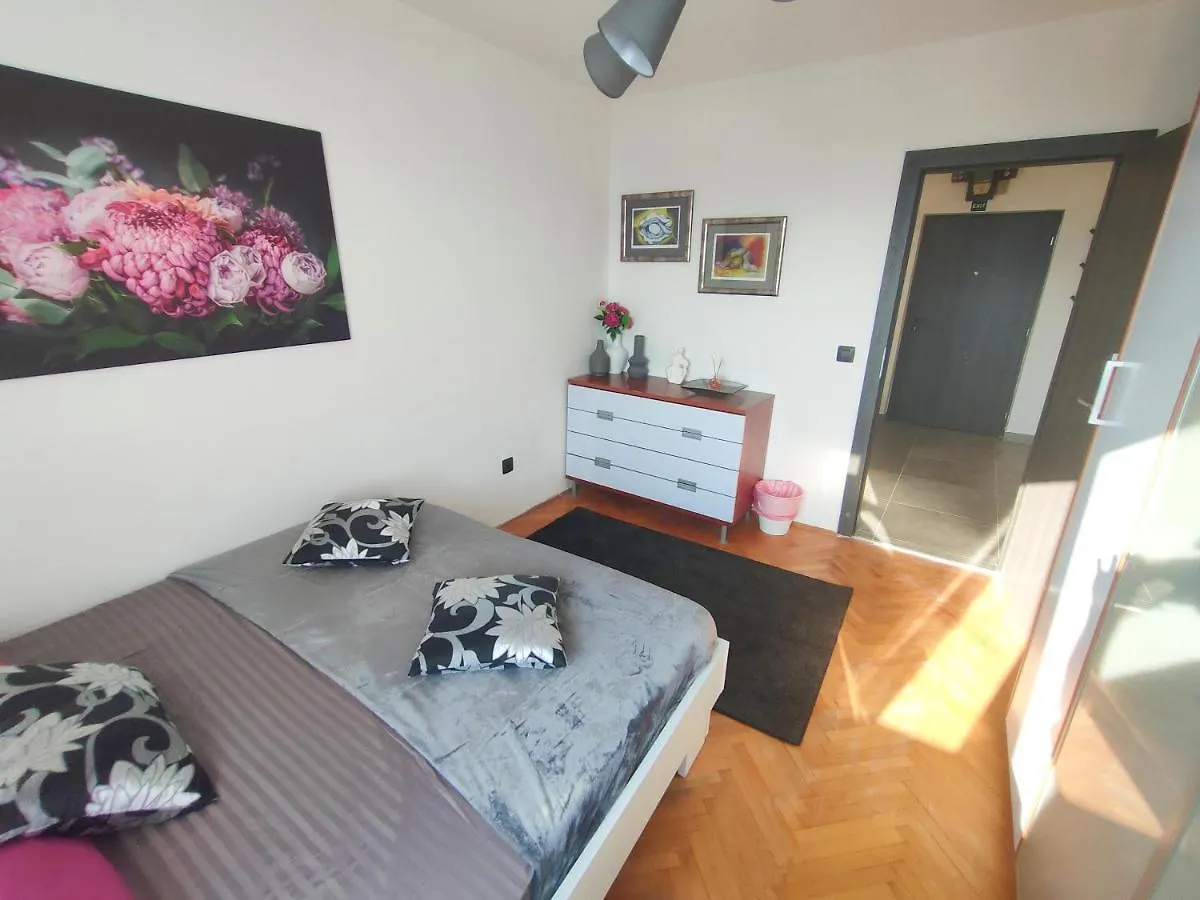 Adria Holliday Rijeka Apartment 0*,